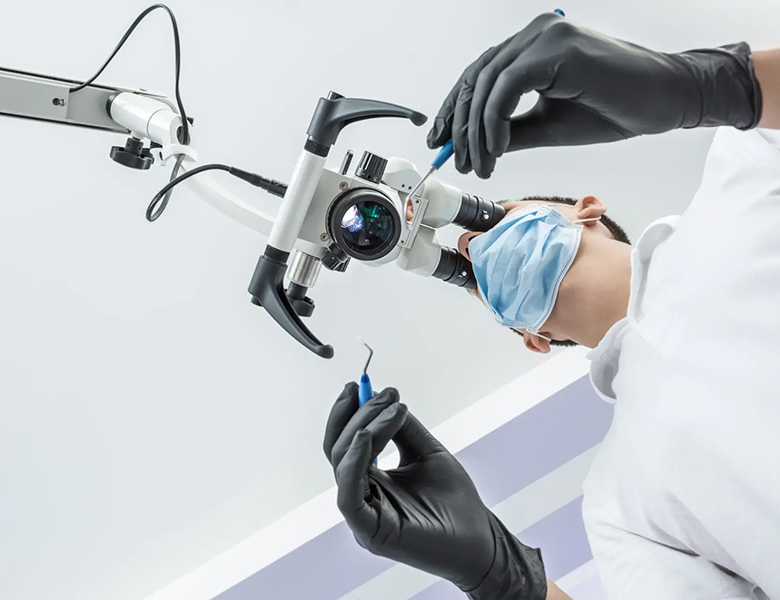 外苑前（東京）の歯医者、Angel矯正歯科・歯科口腔外科でブルーラジカル治療